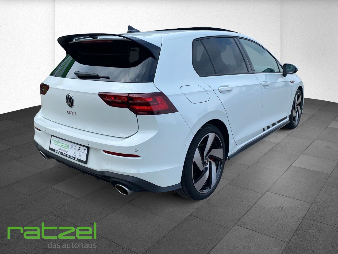 Fahrzeugabbildung Volkswagen Golf VIII Clubsport 2.0 TSI Pano LED Navi ACC