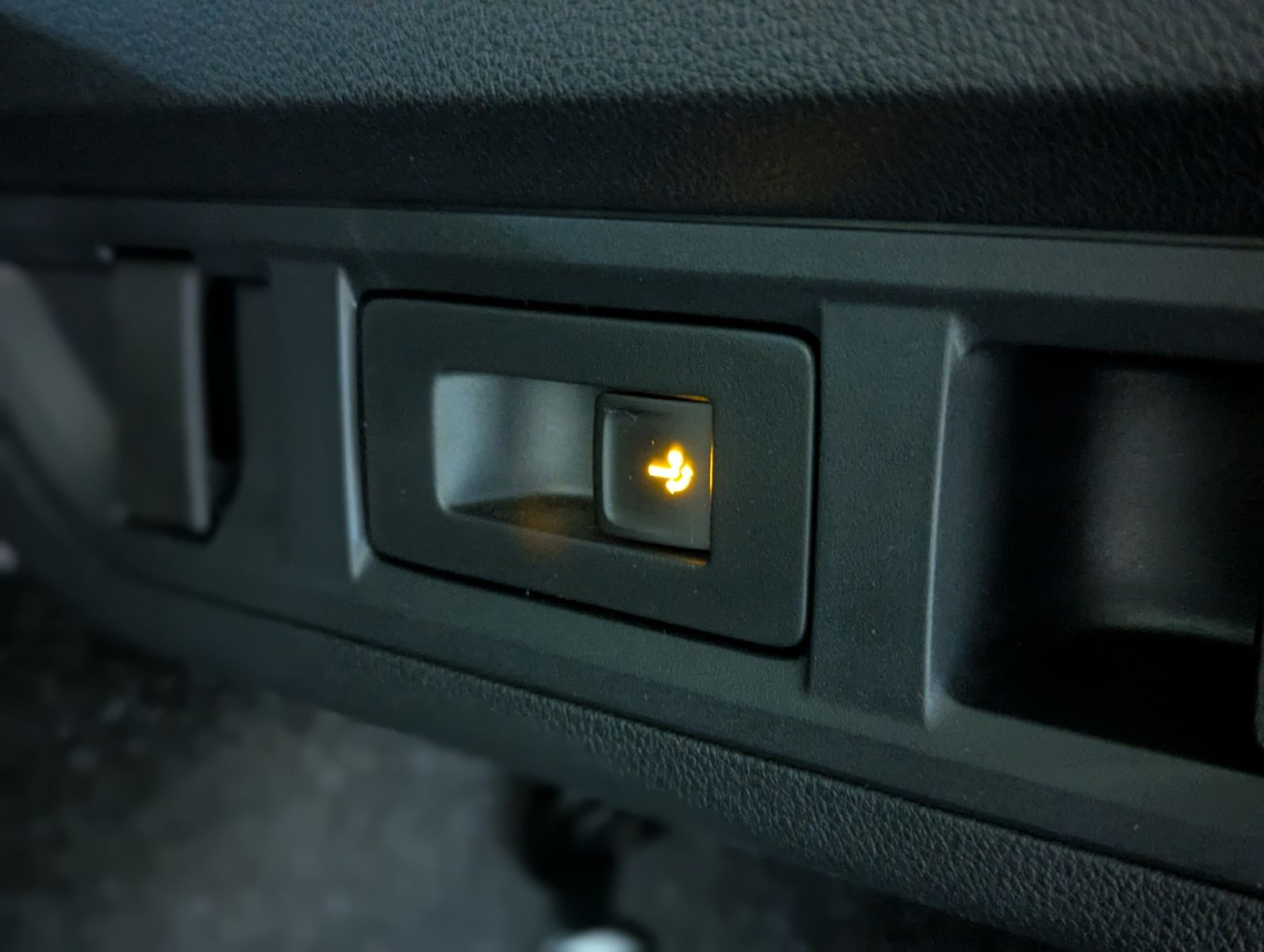 SKODA Octavia 1.5 TSI DSG ACC Style-Paket AHK 5J Garan - Image 17