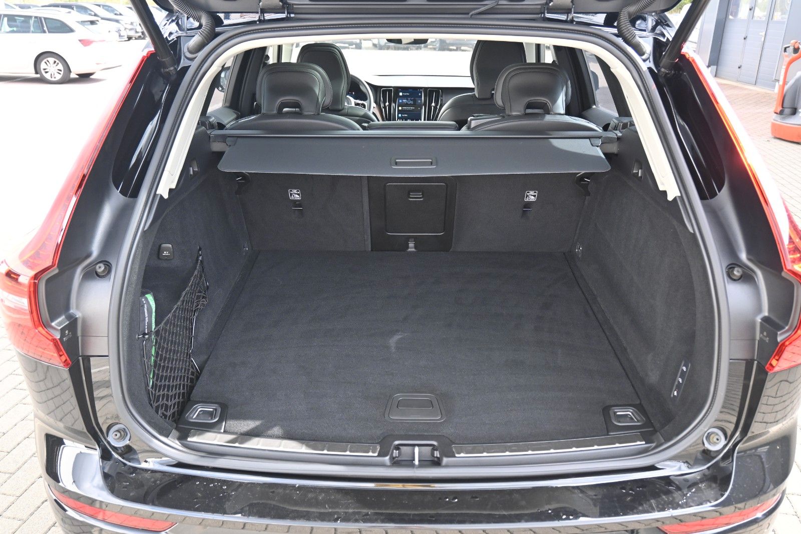 Fahrzeugabbildung Volvo XC60 B4 D AWD Ultimate Dark*STDHZG*360°*ACC*AHK
