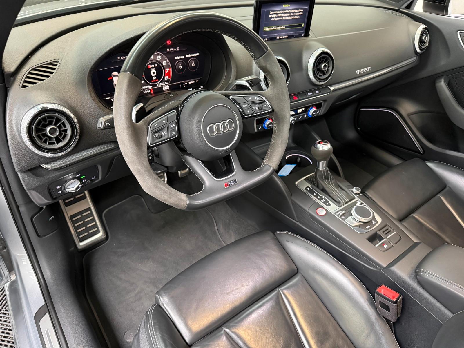 Audi RS 3 Sportback 2.5 TFSI Quattro*SCHALE*PANO*KAME