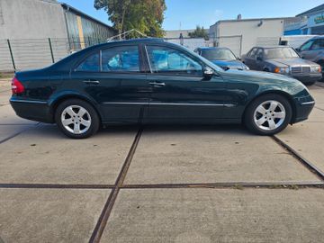 Mercedes E 200 - 4