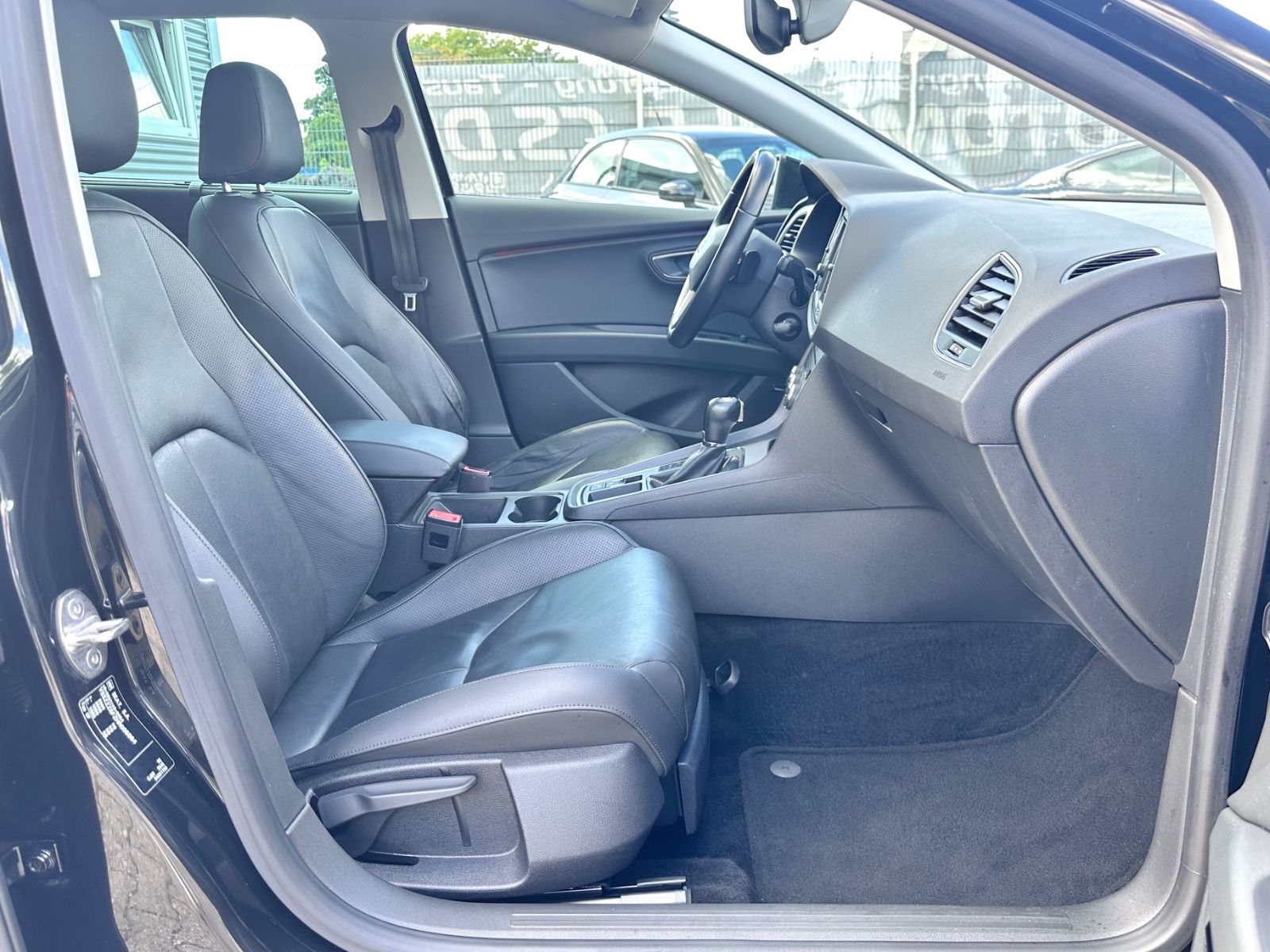 Fahrzeugabbildung SEAT LEON ST X-PERIENCE 4DRIVE*AUTOM+AHK*