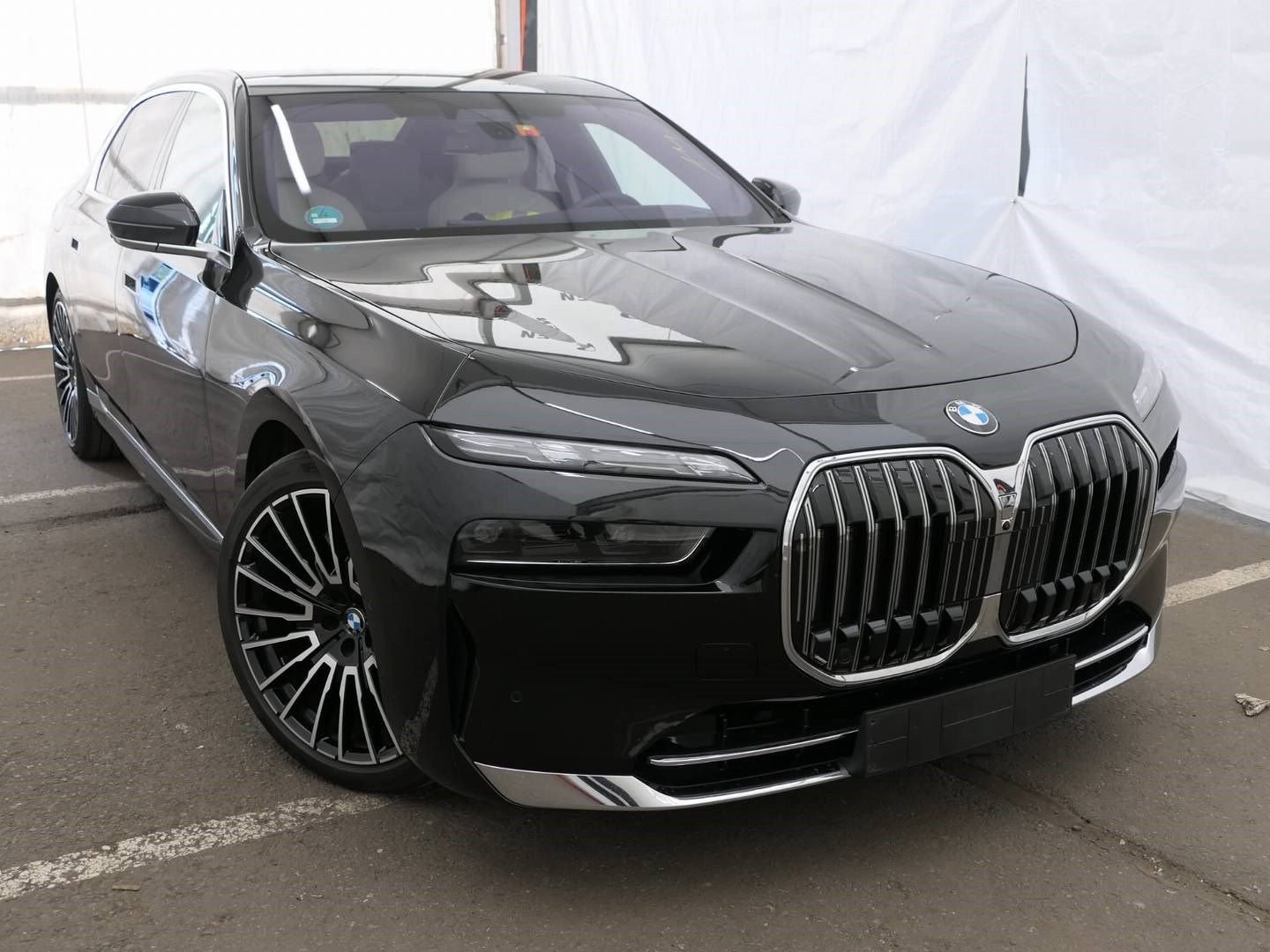 BMW 740 - Bild 2