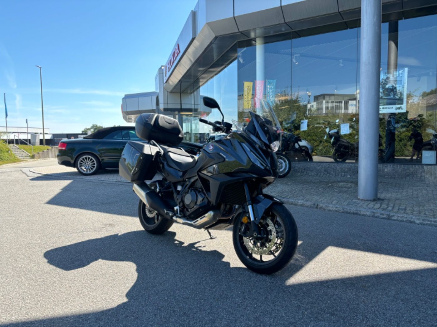 Fahrzeugabbildung Honda NT 1100 Schalter Standard 2025 Topcase