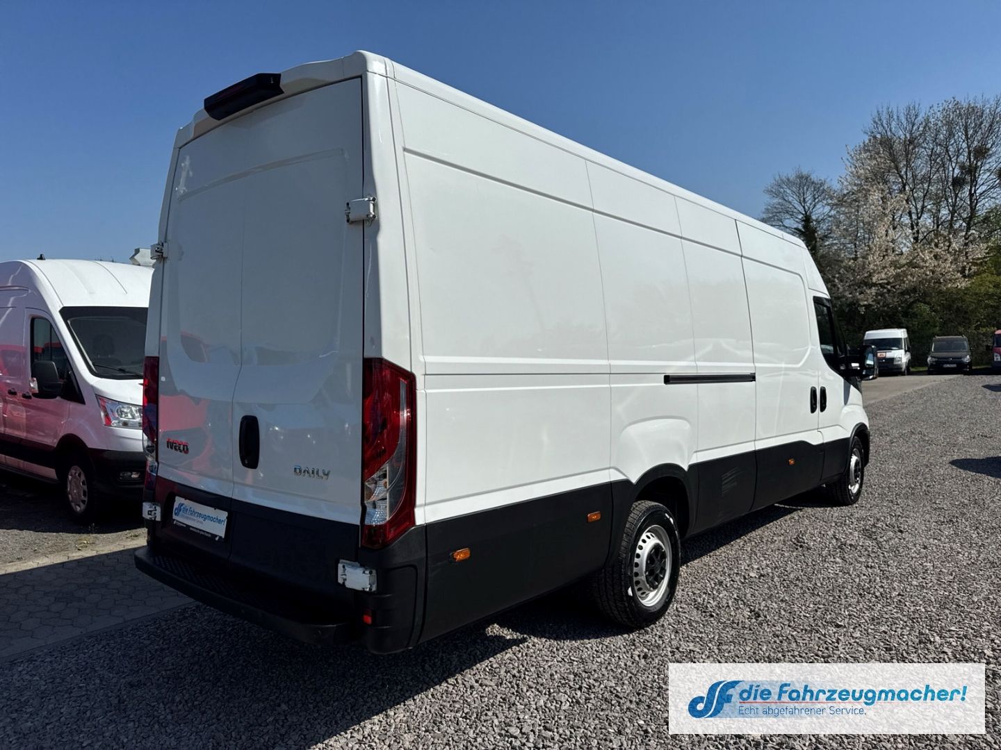 Fahrzeugabbildung Iveco Daily Kasten HKa 35 S V Radstand 4100 14 MAXI