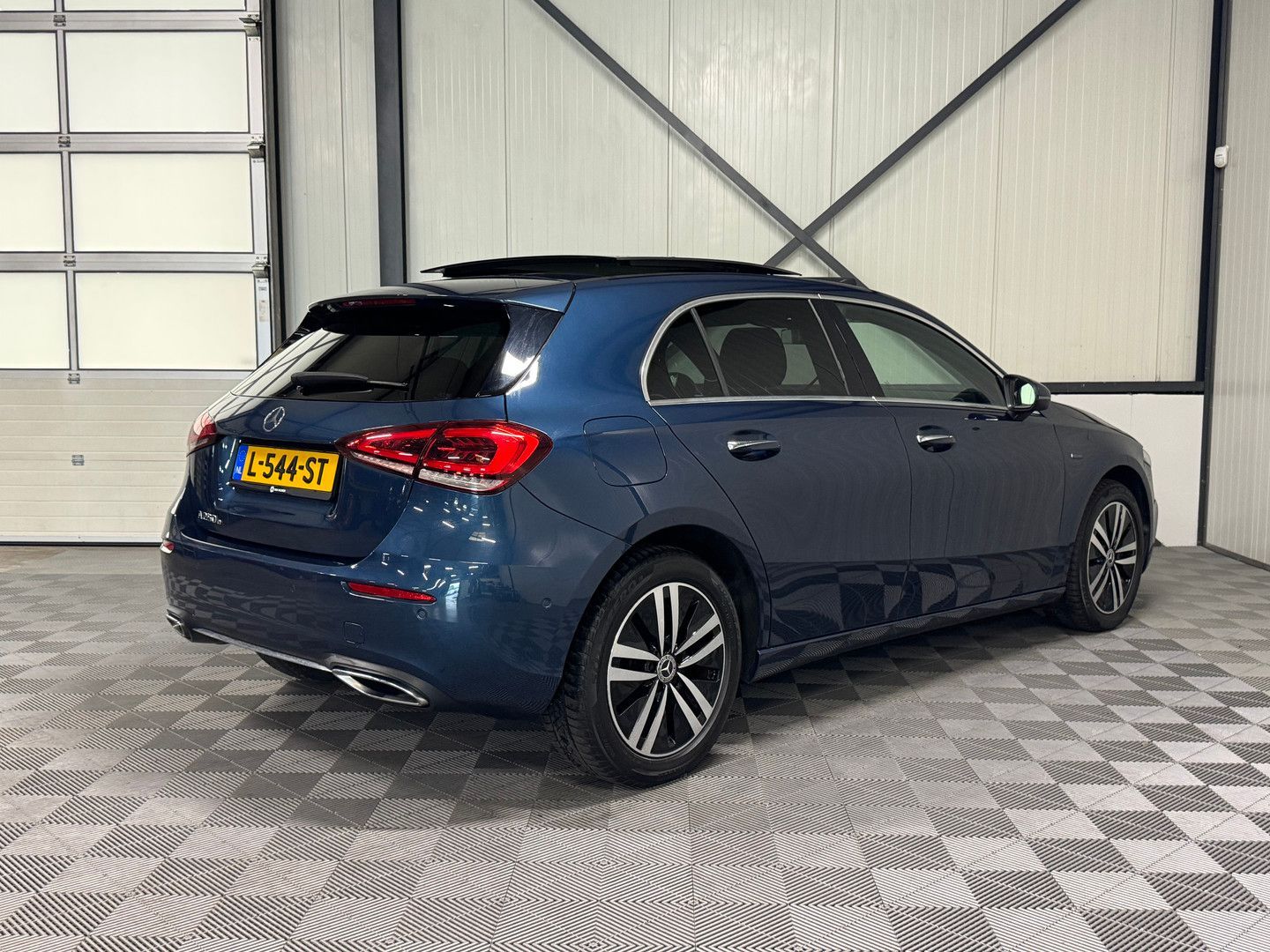 Mercedes-Benz A 250 e | Business Luxury Limited | Pano | leder imagem 2