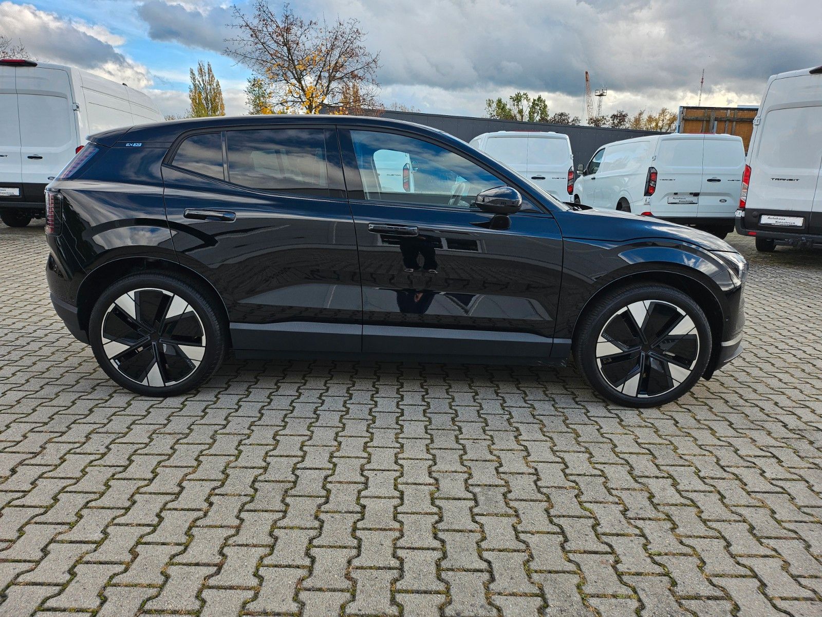 Fahrzeugabbildung Volvo EX30 Ultra 2WD Pure Electric inkl. Winterr.