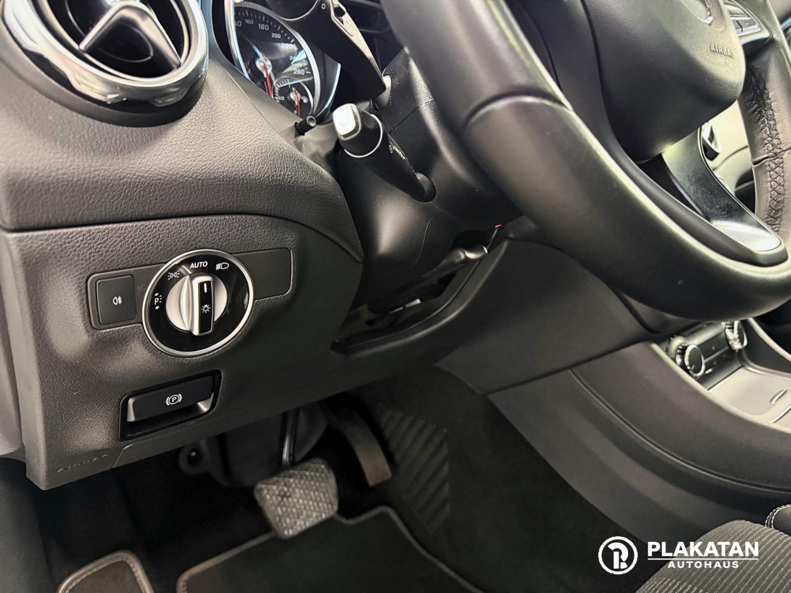 Mercedes-Benz GLA 200 AMG Night Packet Panorama Memory