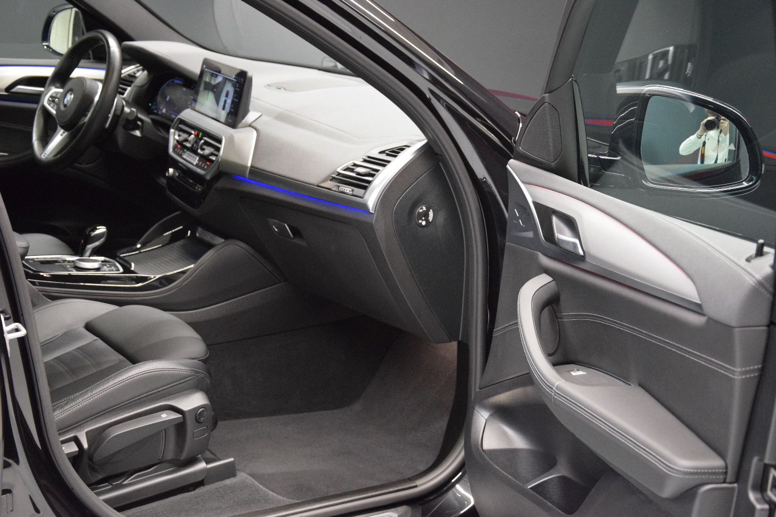 Fahrzeugabbildung BMW X4 xDrive 30 d M Sport ACC Pano Leder AHK STHZ