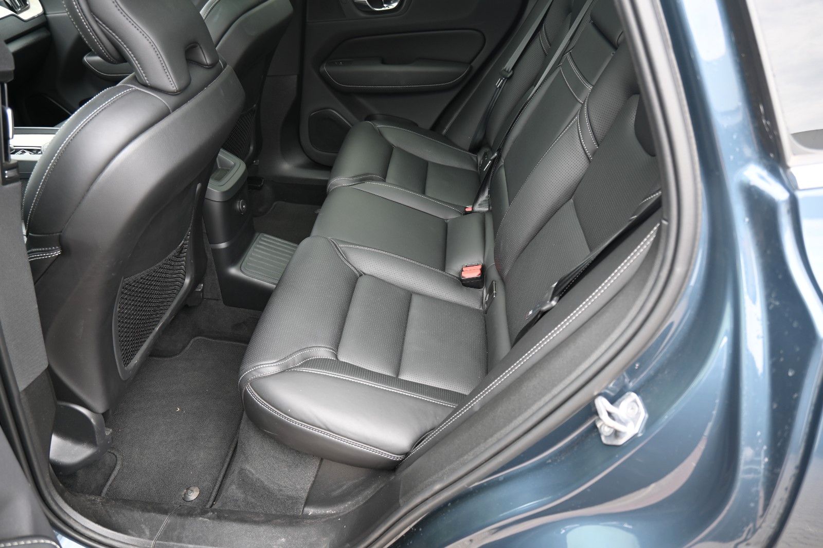 Fahrzeugabbildung Volvo XC 60 Inscript. T8 PHEV AWD*HUD*Massage*Luft*AHK