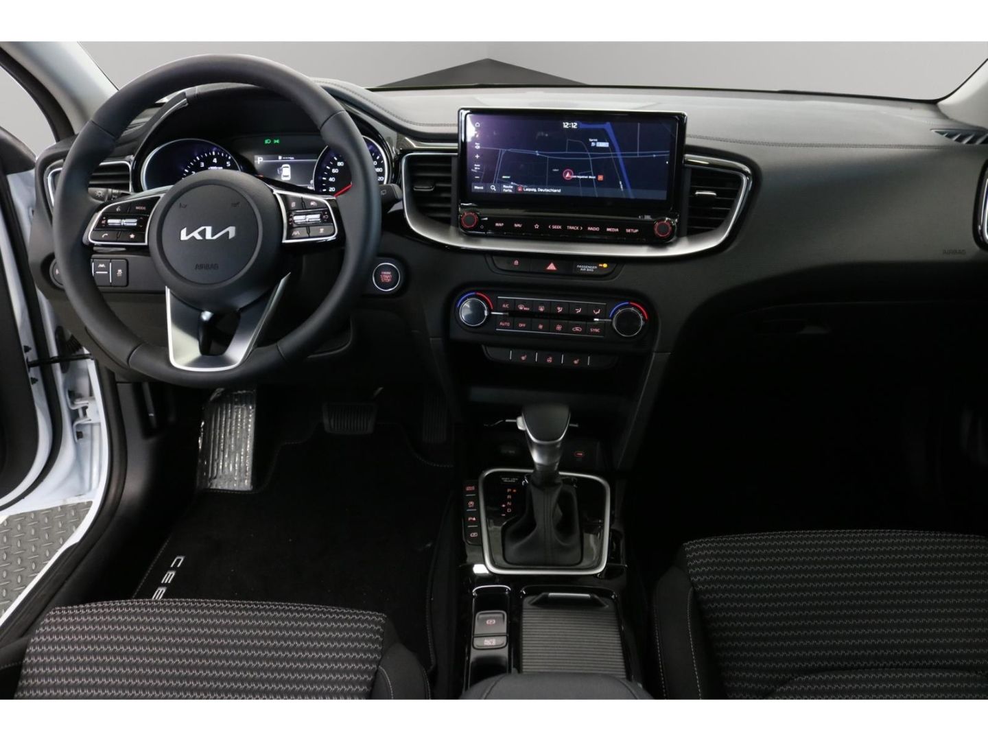 Fahrzeugabbildung Kia Ceed Ultimate Edition 1,5 T-GDi 48 V LED 17 Zoll