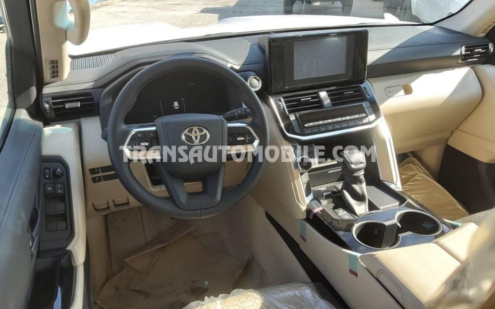 Toyota Land Cruiser 300 V6 GXR-8 7 seaters / places imagem 2