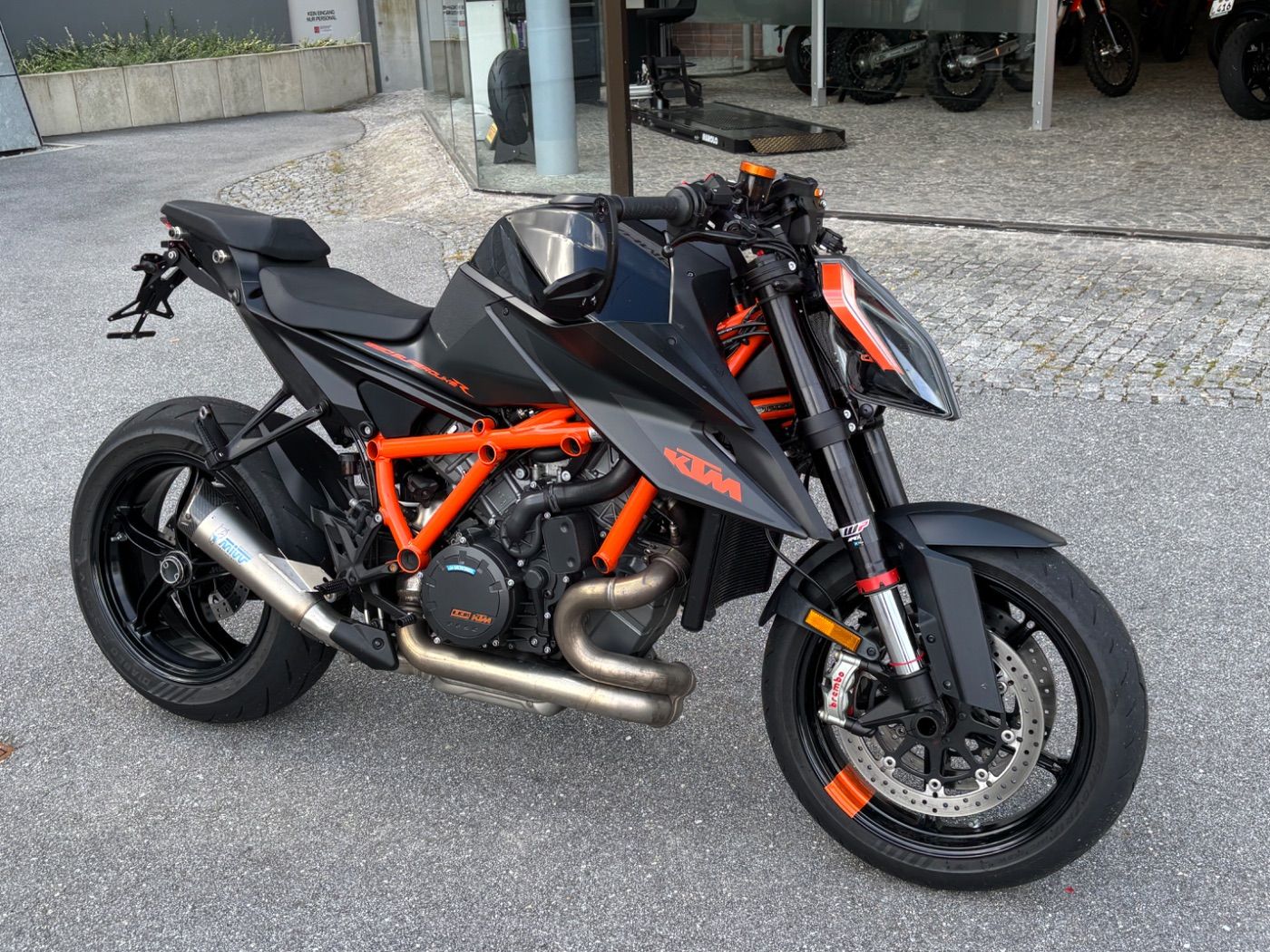 Fahrzeugabbildung KTM 1290 Super Duke R Tech Pack, Mivv ESD, Koffer
