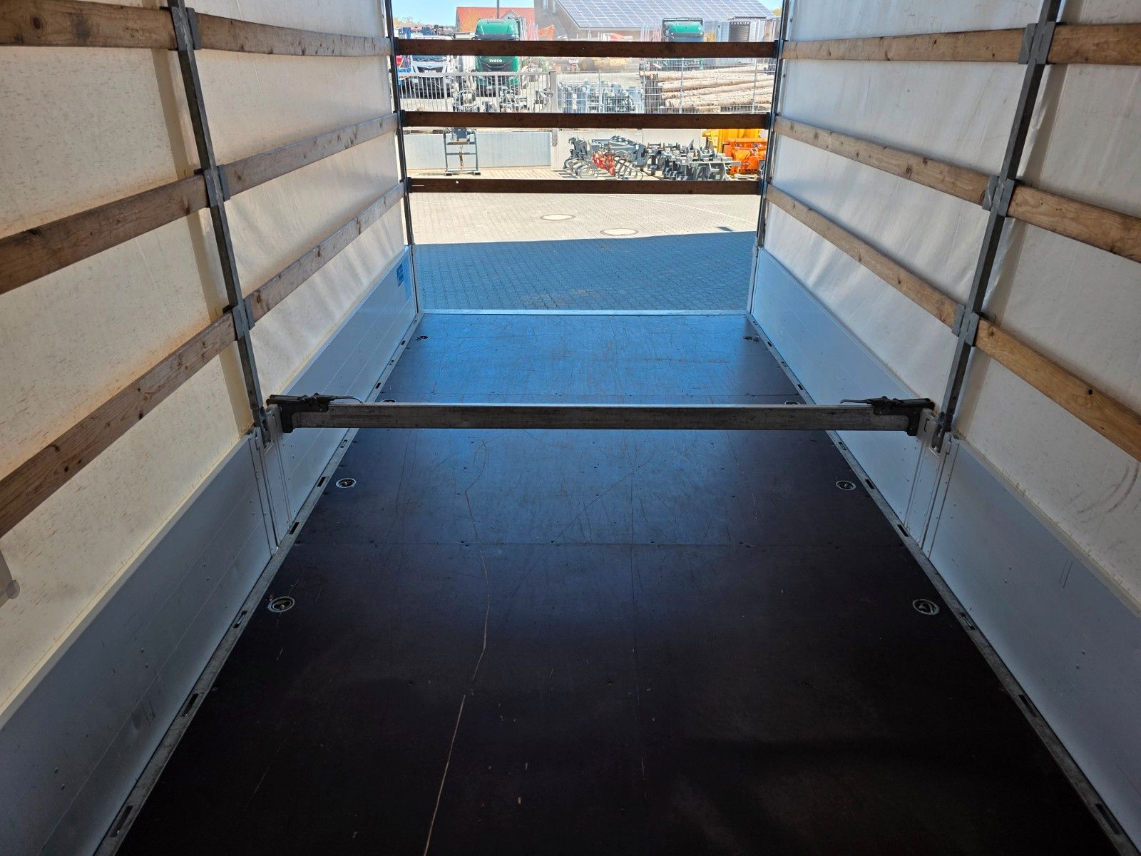 Fahrzeugabbildung Iveco Eurocargo ML75E16 Klima 3 Sitze