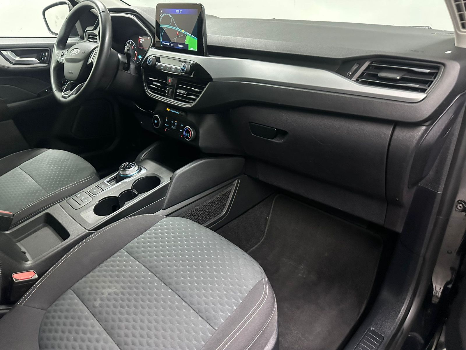 Fahrzeugabbildung Ford Kuga 1.5 EcoBlue Cool & Connect *KLIMA*NAVI*SH*