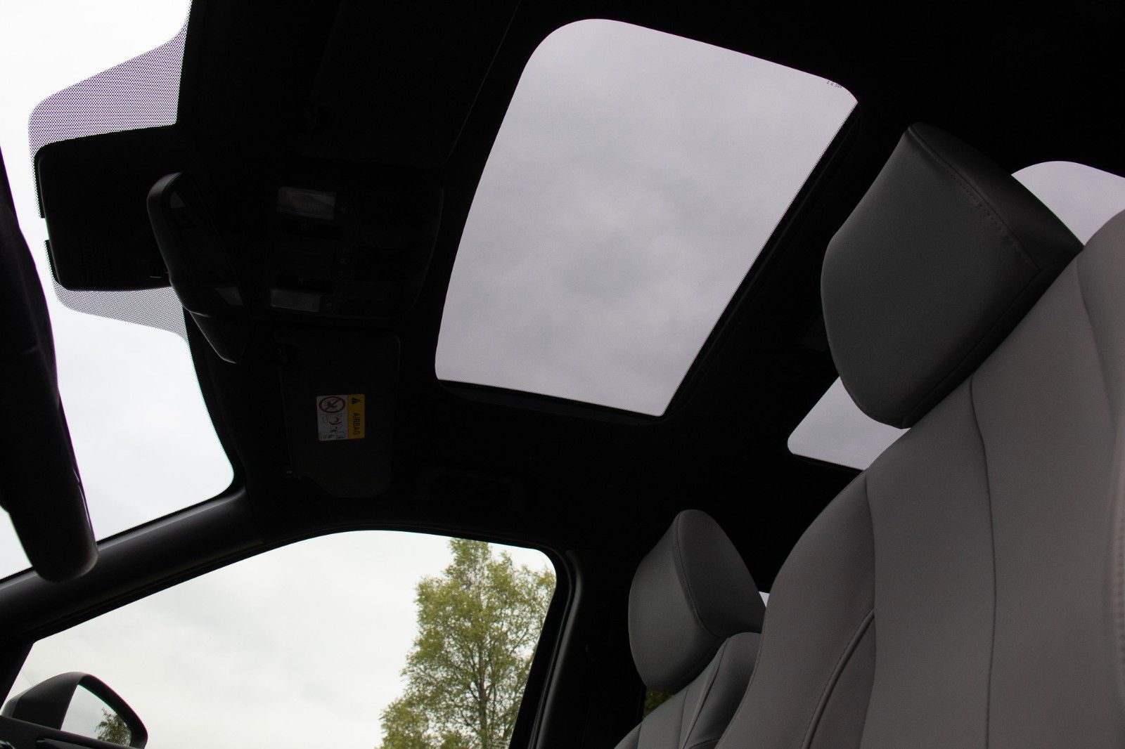 Fahrzeugabbildung Mitsubishi Eclipse Cross 2.4 PHEV TOP 4WD Leder*Navi*Pano.