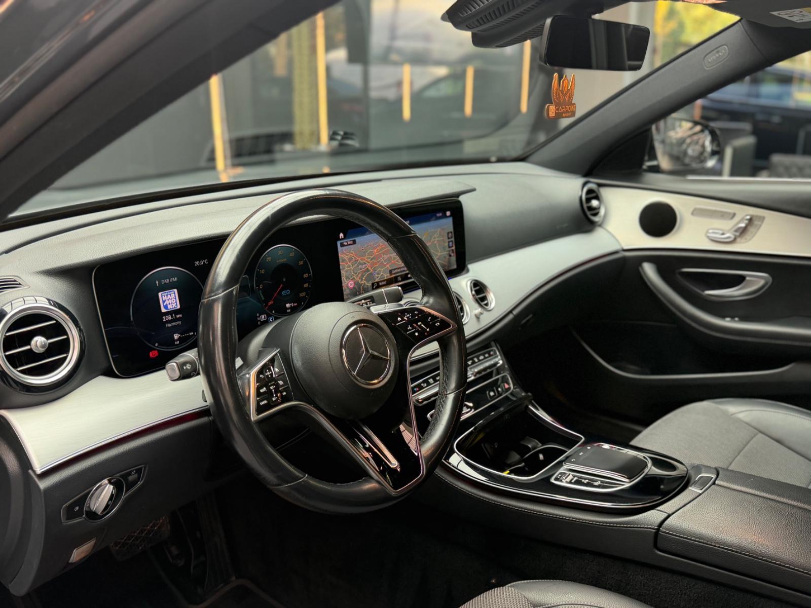 Mercedes-Benz E 300de Limousine / Multibeam-LED / Widescreen