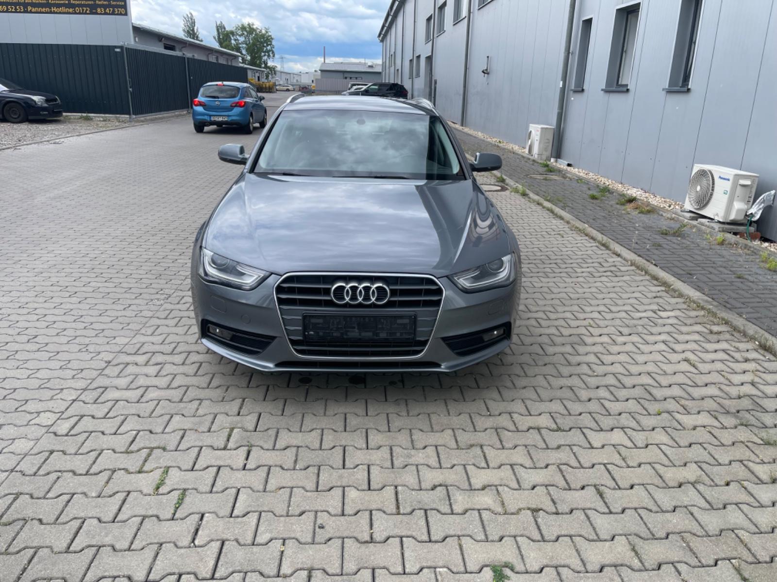 Audi A4 Avant Attraction 2.0TDI Automatik Navi Standh