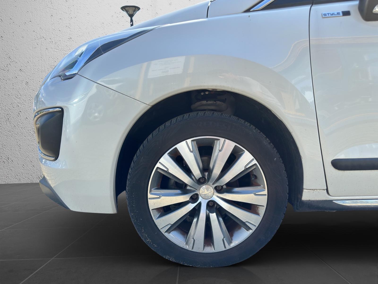 Peugeot 3008 Style*Pano*PDC*Head-Up*Tempomat*