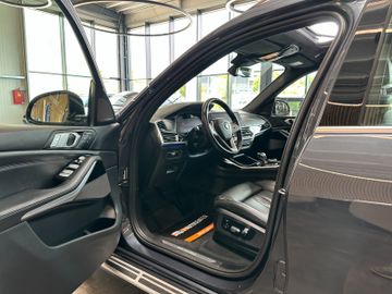 MYAUTOCENTER – Gebraucht- und Jahreswagen mit Werkstattservice in Pfaffenhofen BMW X7 *PANO(SKYLOUNGE)*HEADUP*6SITZER*5-ZONEN*VOLL*
