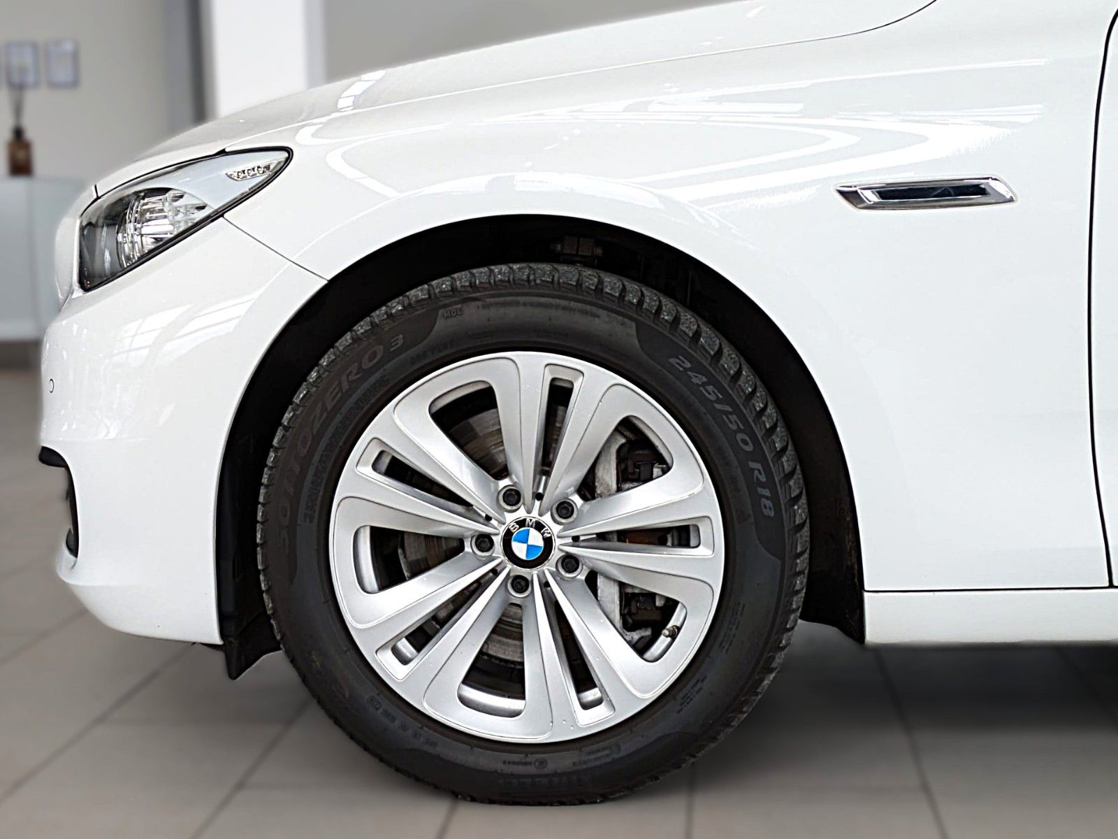 Fahrzeugabbildung BMW 530d GT xDRIVE LEDER PANO NAVI HiFi HUD STANDH.