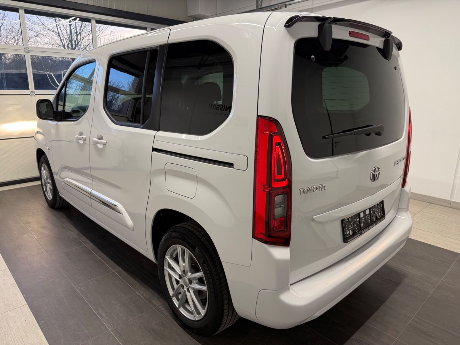 Fahrzeugabbildung Toyota Proace City Verso L1 Shuttle, Apple Car Play