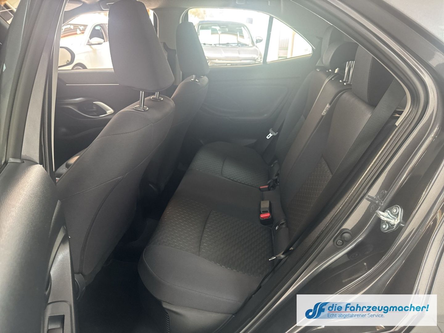 Fahrzeugabbildung Toyota Yaris Cross Hybrid FWD Comfort ACC DAB Spurhalte