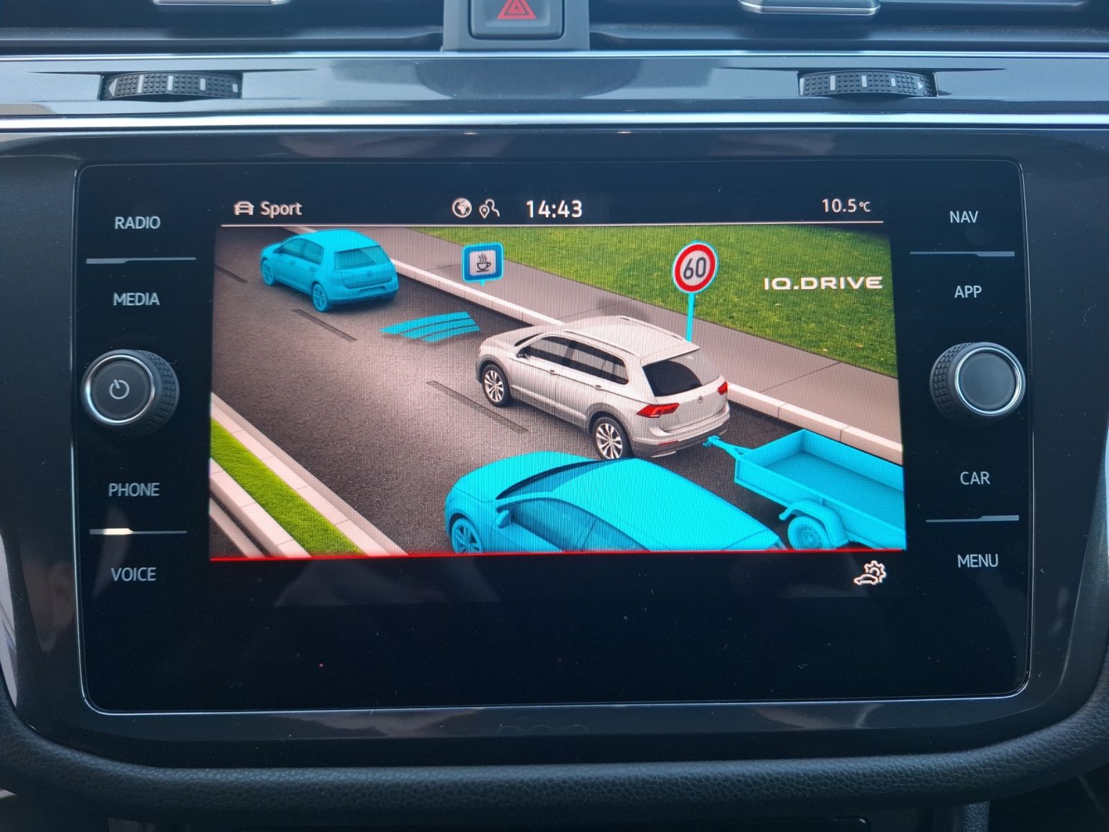 Fahrzeugabbildung Volkswagen Tiguan Allspace TDI R-Line DSG 4M Matrix AHK Nav