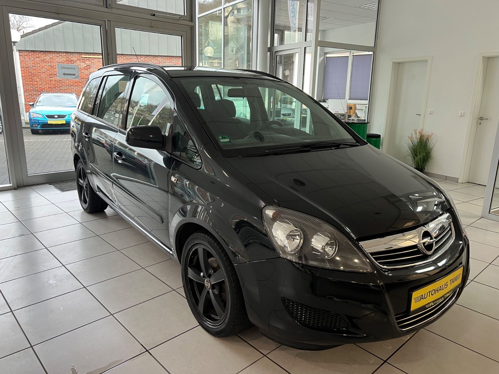 Fahrzeugabbildung Opel Zafira B Family 1.8 * 1.HAND* 7.Sitzer *