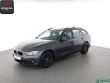 BMW 320 i T ADVANTAGE KAMERA,PANORAMA,SPORTSITZE,SH - BMW 320 mit Benzin-Antrieb: Panorama-Dach