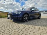 Audi Verkauf eines Audi S4 von 2017 - Audi S4: 4.2