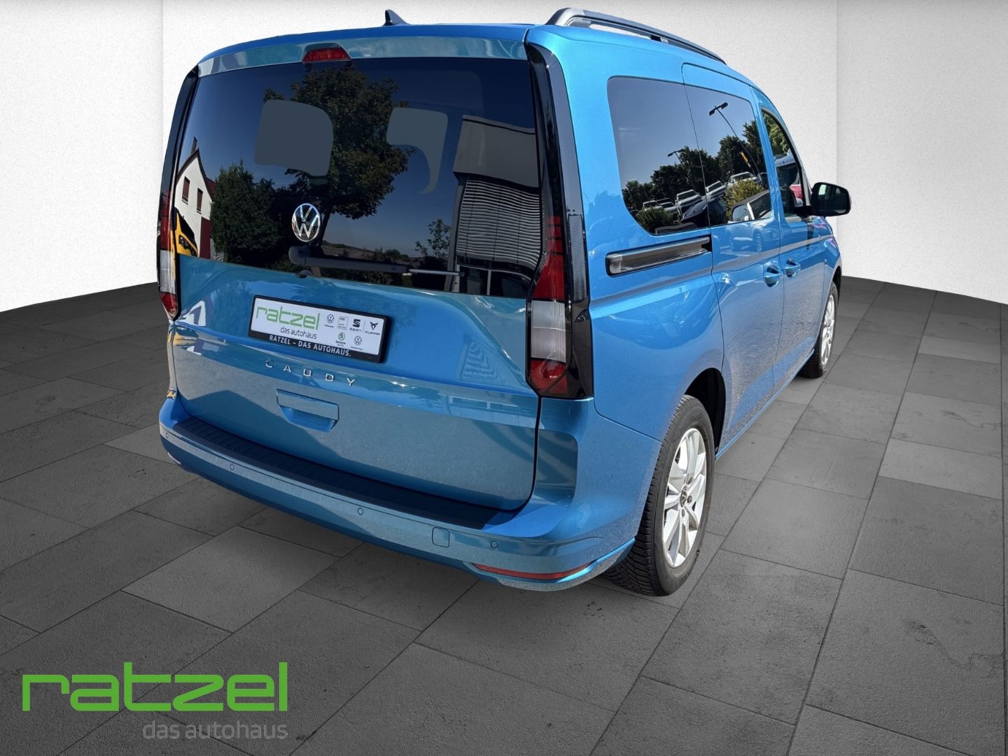 Fahrzeugabbildung Volkswagen Caddy Life 1.5 TSI DSG 5-Sitze Rückfahrkamera AC