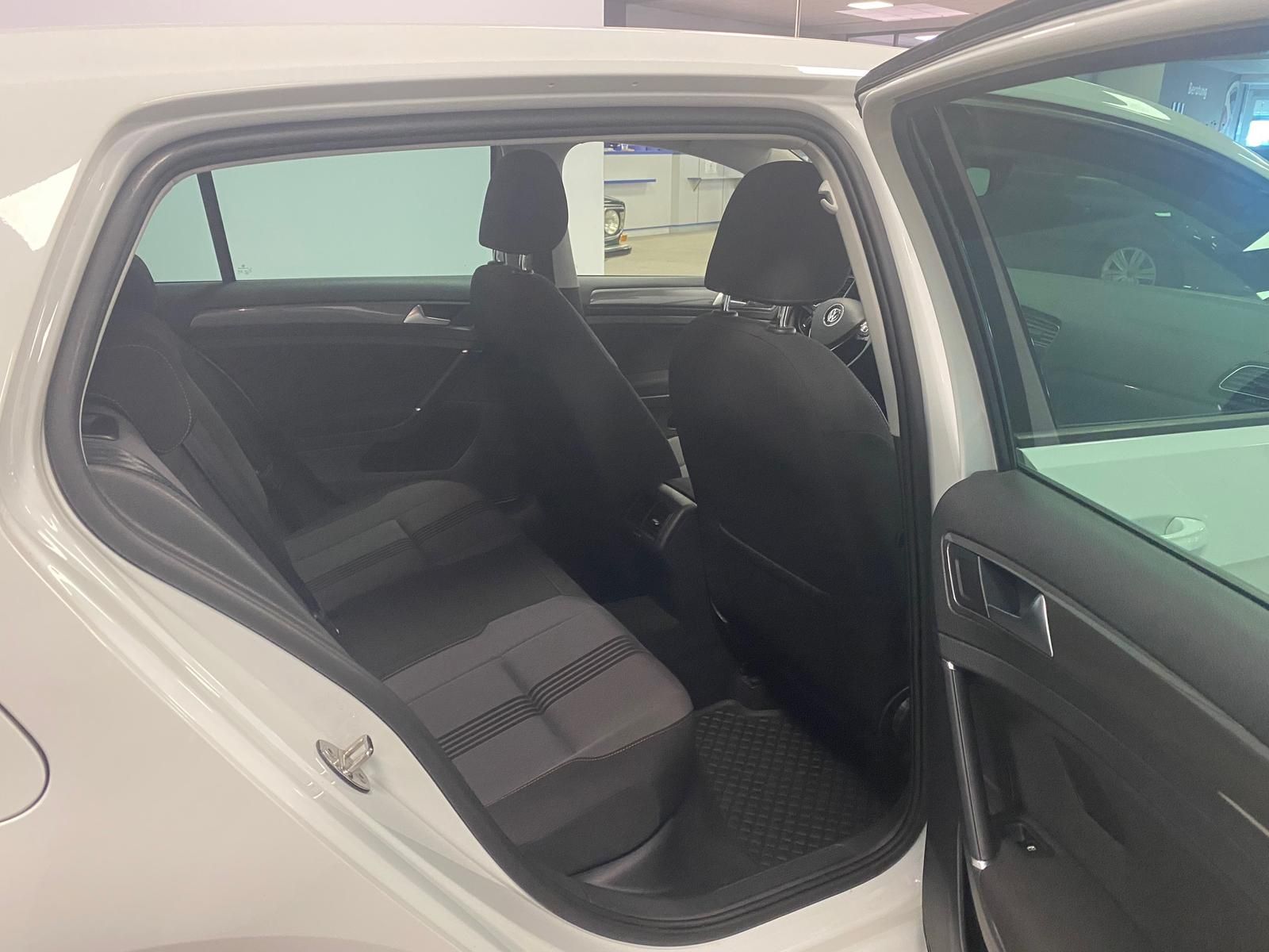 Fahrzeugabbildung Volkswagen Golf 2.0 TDI Allstar BMT KLIMA+NAVI+SITZHEIZ+PDC