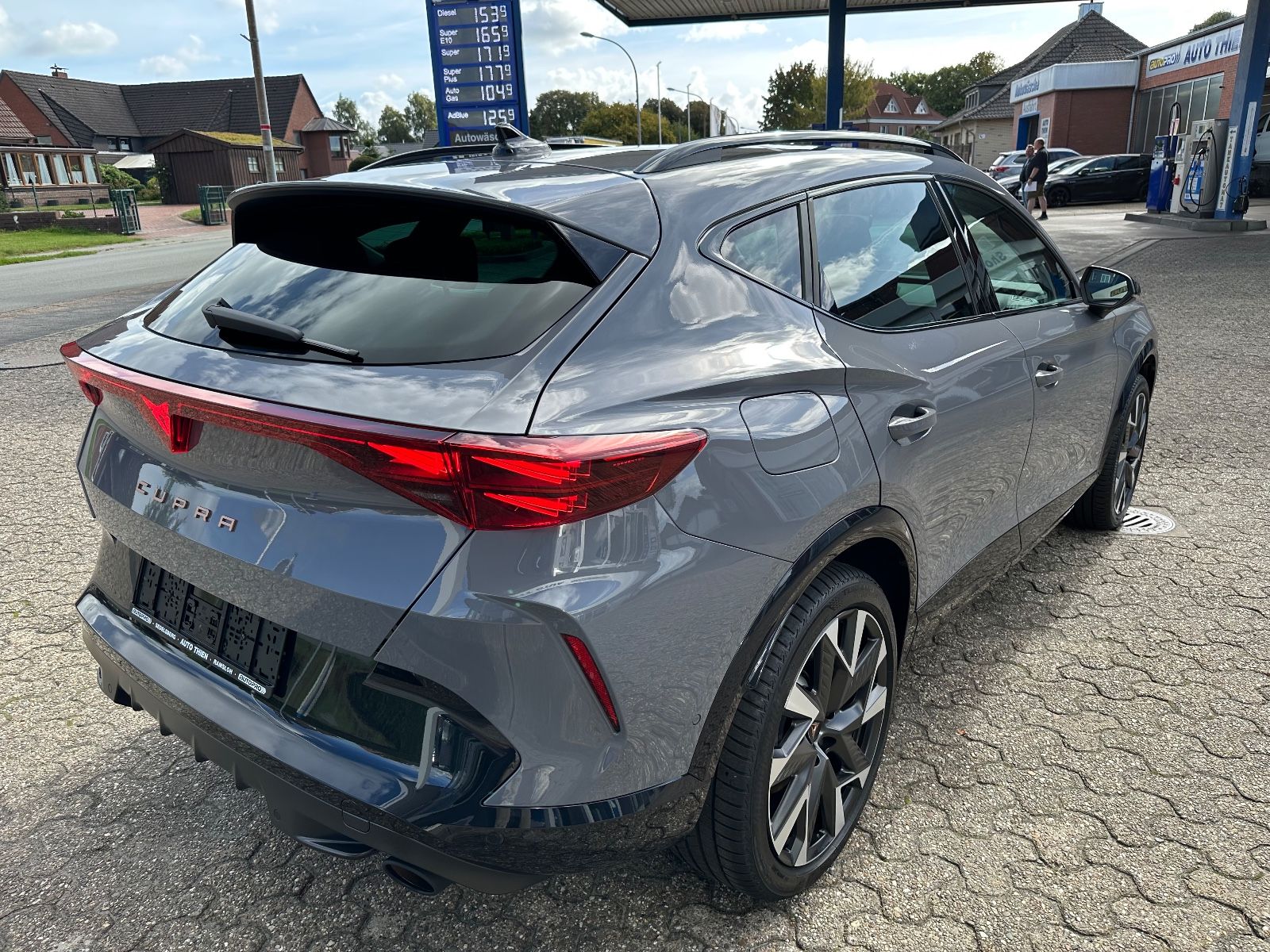 Fahrzeugabbildung CUPRA Formentor VZ 2.0 TSI DSG Navi/ACC/AHK/LED/Shzg.