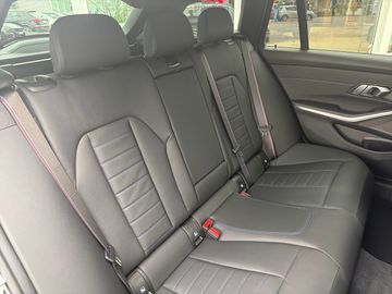 BMW M340i xDrive Touring Sportpaket Head-Up HK HiFi