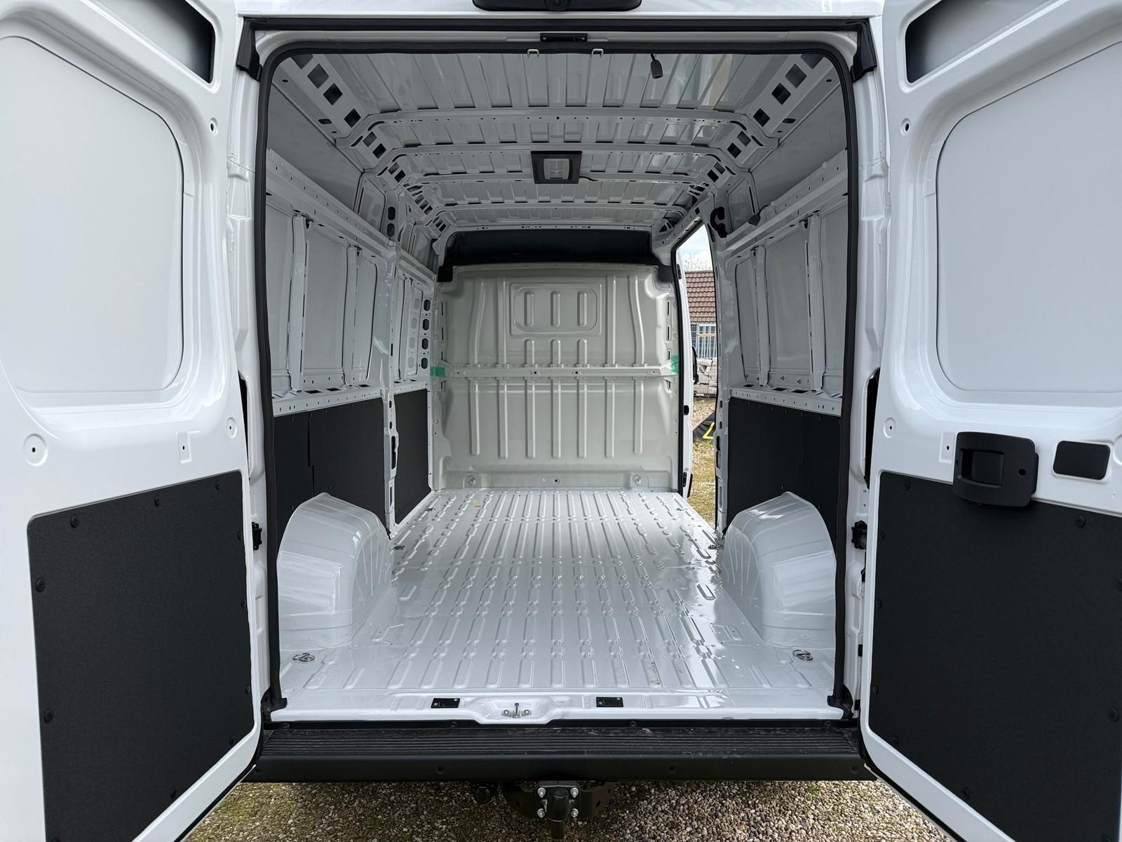 Fahrzeugabbildung Fiat Ducato Maxi L3H2 Kastenwagen 140 MT6