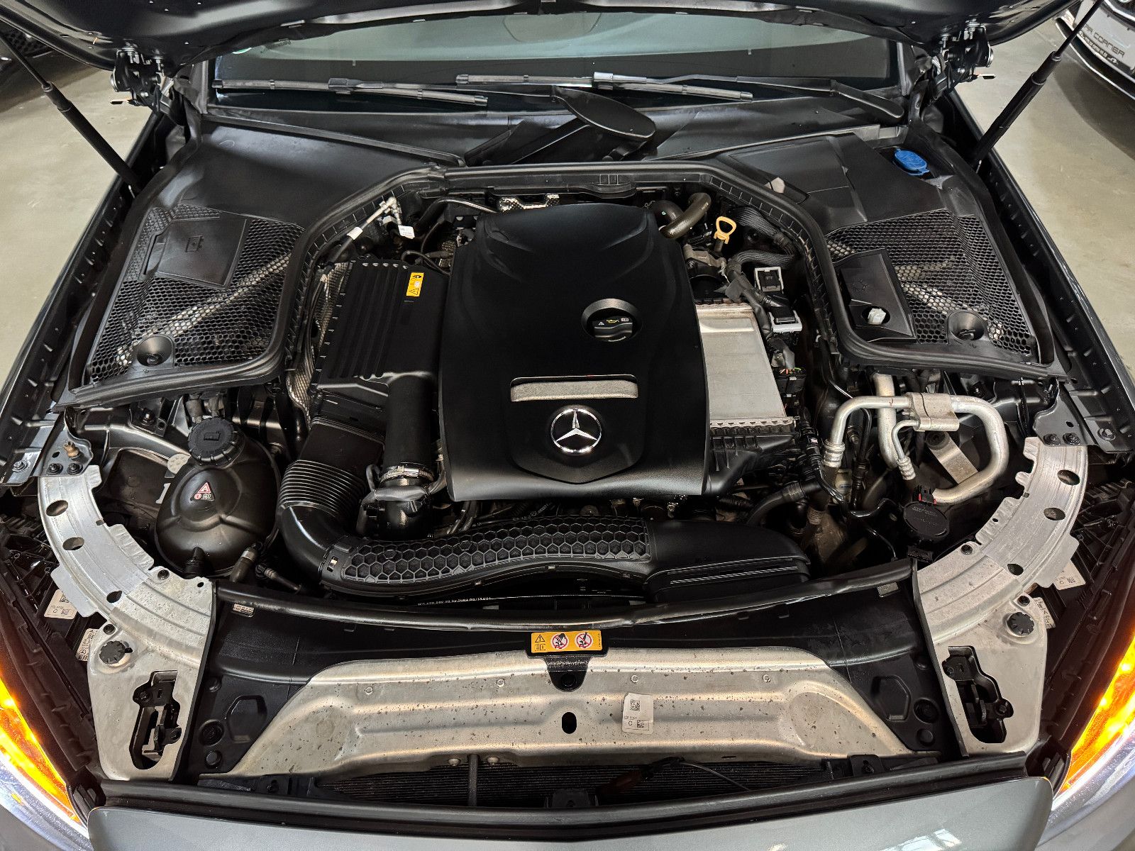 Fahrzeugabbildung Mercedes-Benz C 200 9GT CABRIO 2X AMG LINE AIRSCARF 360°KAMERA