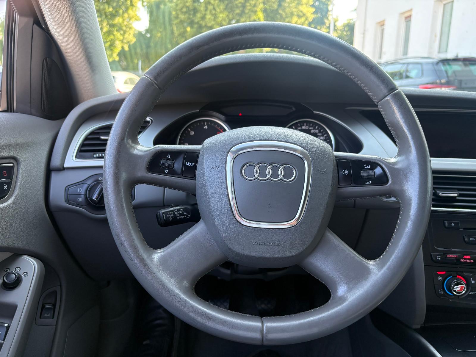 Audi A4 3.0 TDI quattro S line | 240 ch | BVM | Alcantara/cuir | ACC | Audi Magnetic Ride | Sièges chauffants | Phares xénon