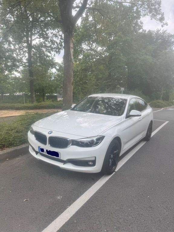 Image of BMW 320