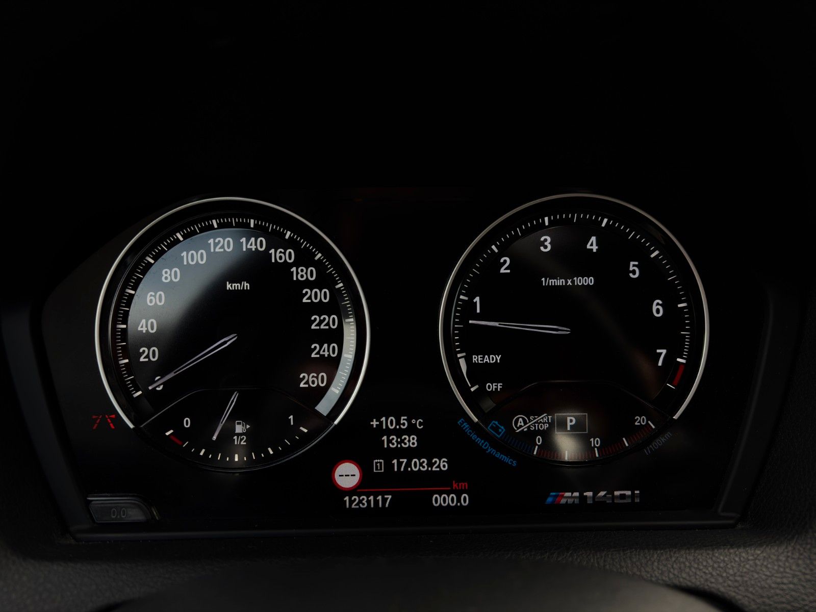 Fahrzeugabbildung BMW M140i xDr. Special Edition Schiebed. H&K LHZ CAM