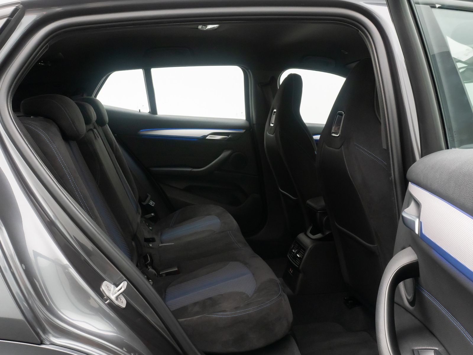 Fahrzeugabbildung BMW X2 sD18i M Sport AHK Kamera GeschwindiReg 19Zoll