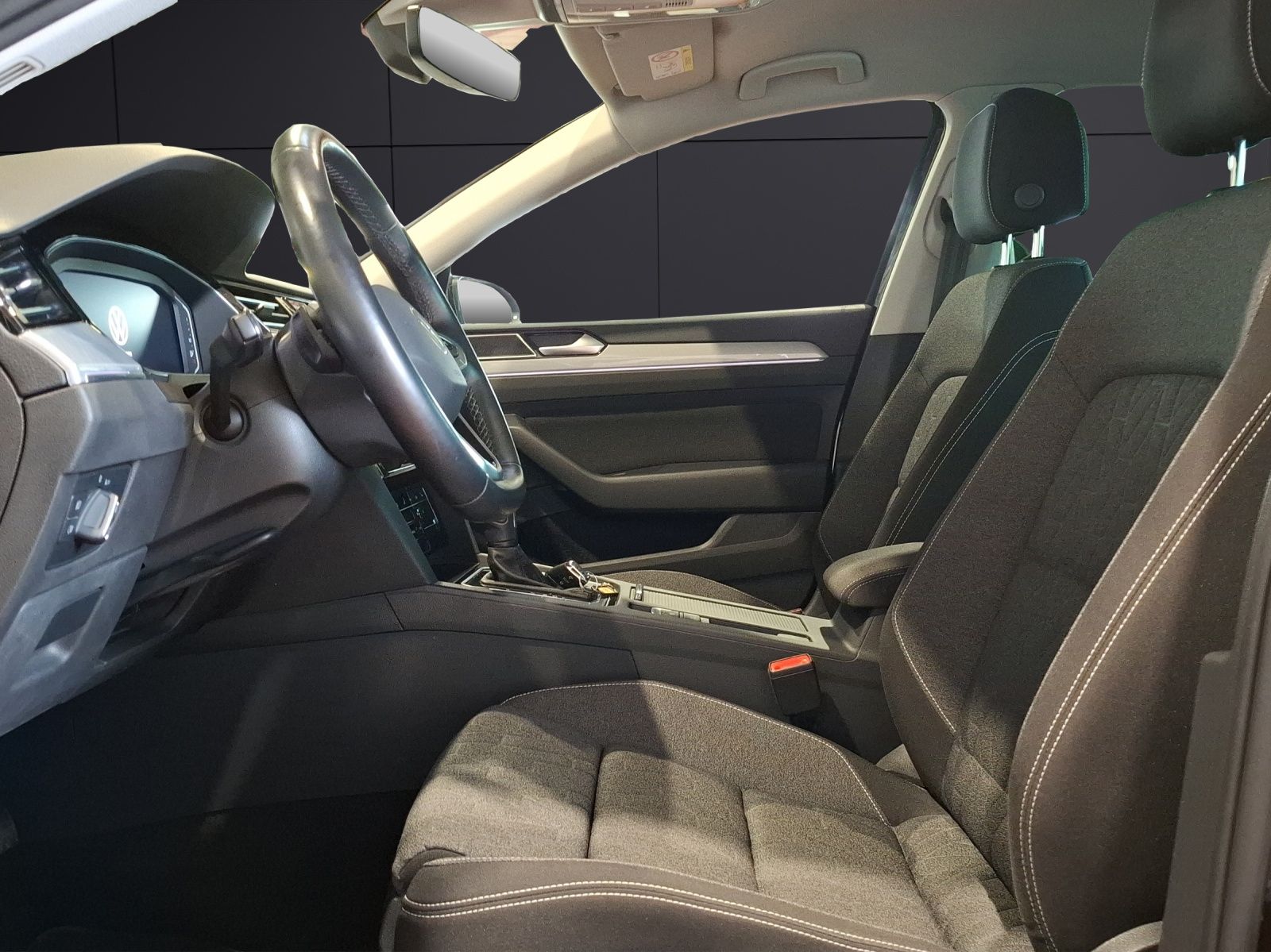 Fahrzeugabbildung Volkswagen Passat Variant TDI Business DSG Matrix AHK Navi
