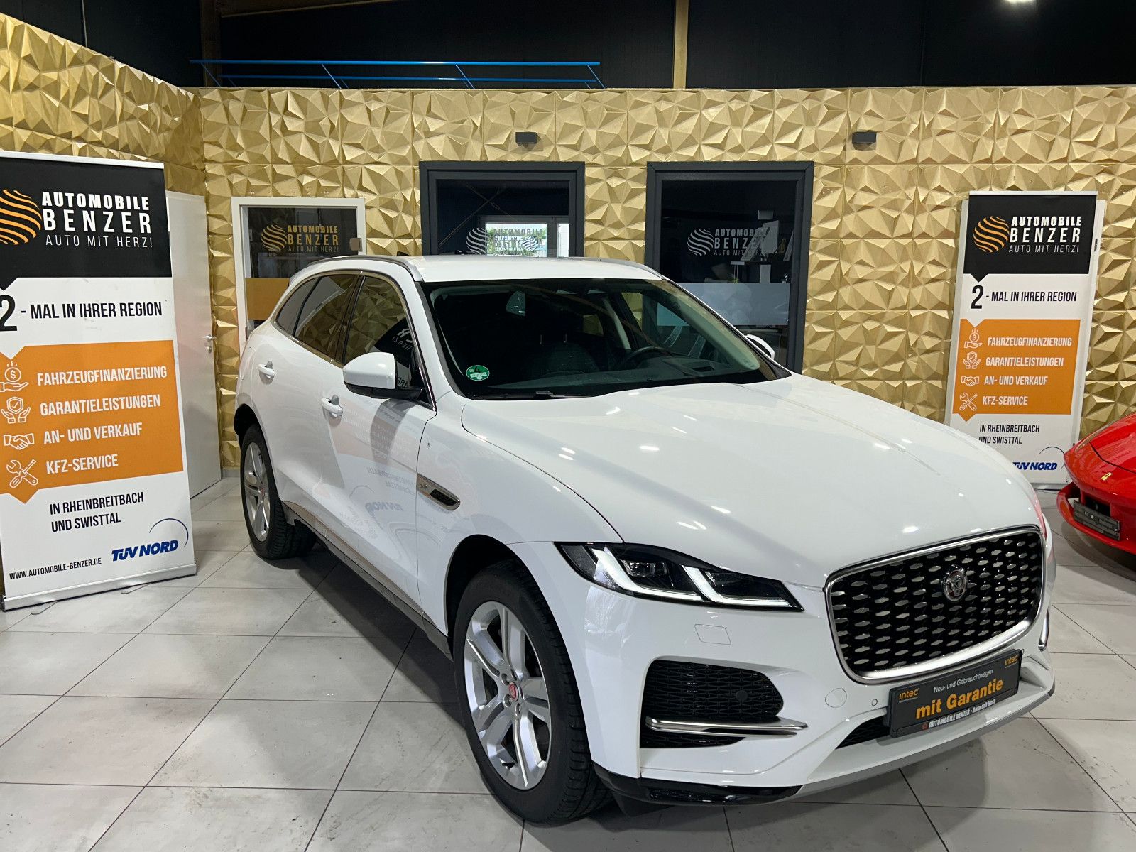 Fahrzeugabbildung Jaguar F-PACE SE AWD/HEAD-UP/MEMORY/ACC/KAMERA/APPLE