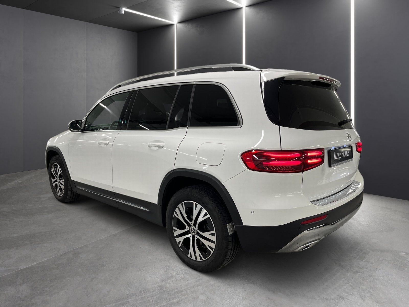 Fahrzeugabbildung Mercedes-Benz GLB 200 Progressive*AHK*Distro*360°*Totwi*MBeam*