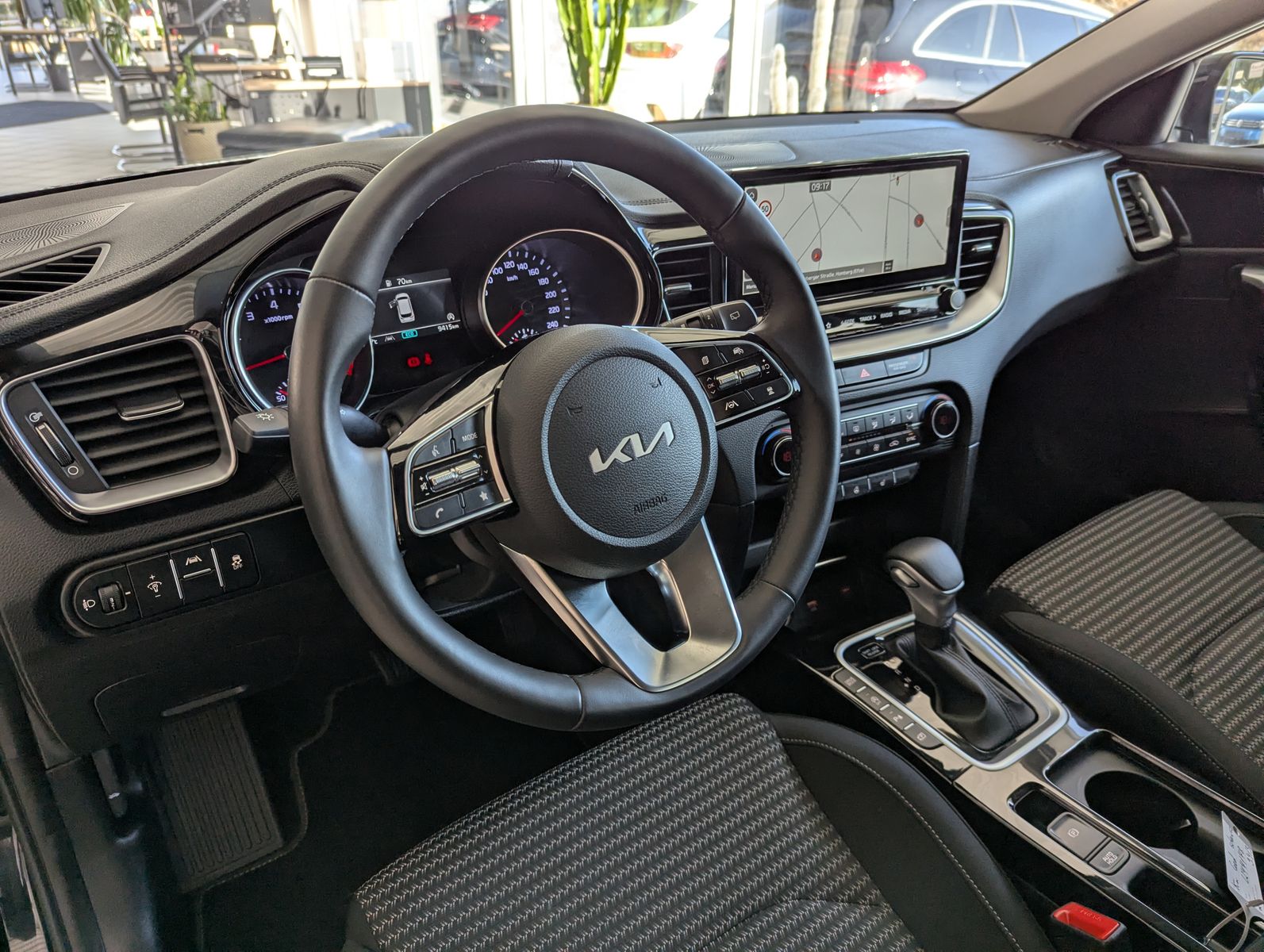 Fahrzeugabbildung Kia cee'd Sportswagon 1.5 Ultim Style-Pak JBL ACC 7J