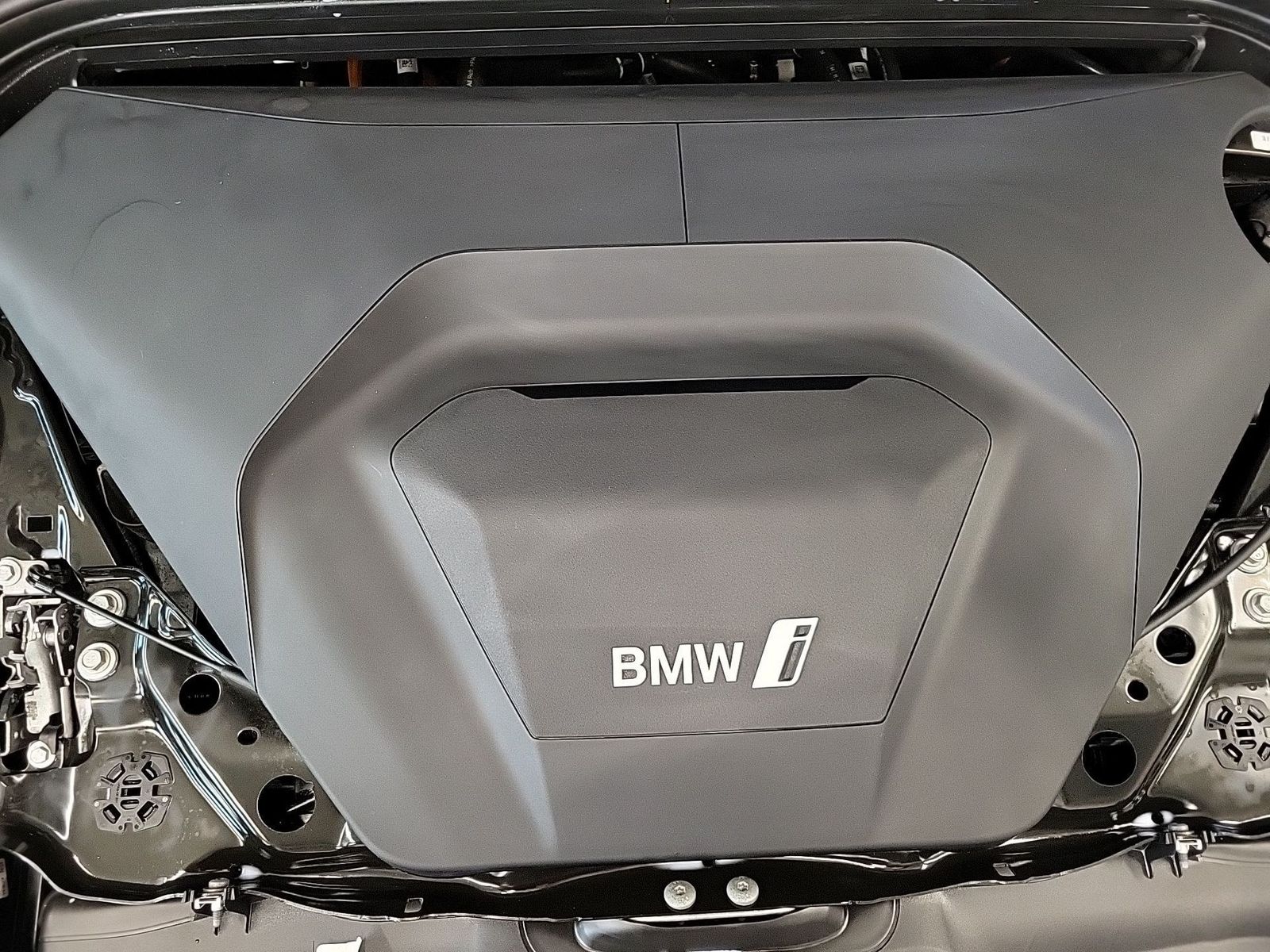 BMW iX2 - Bild 16