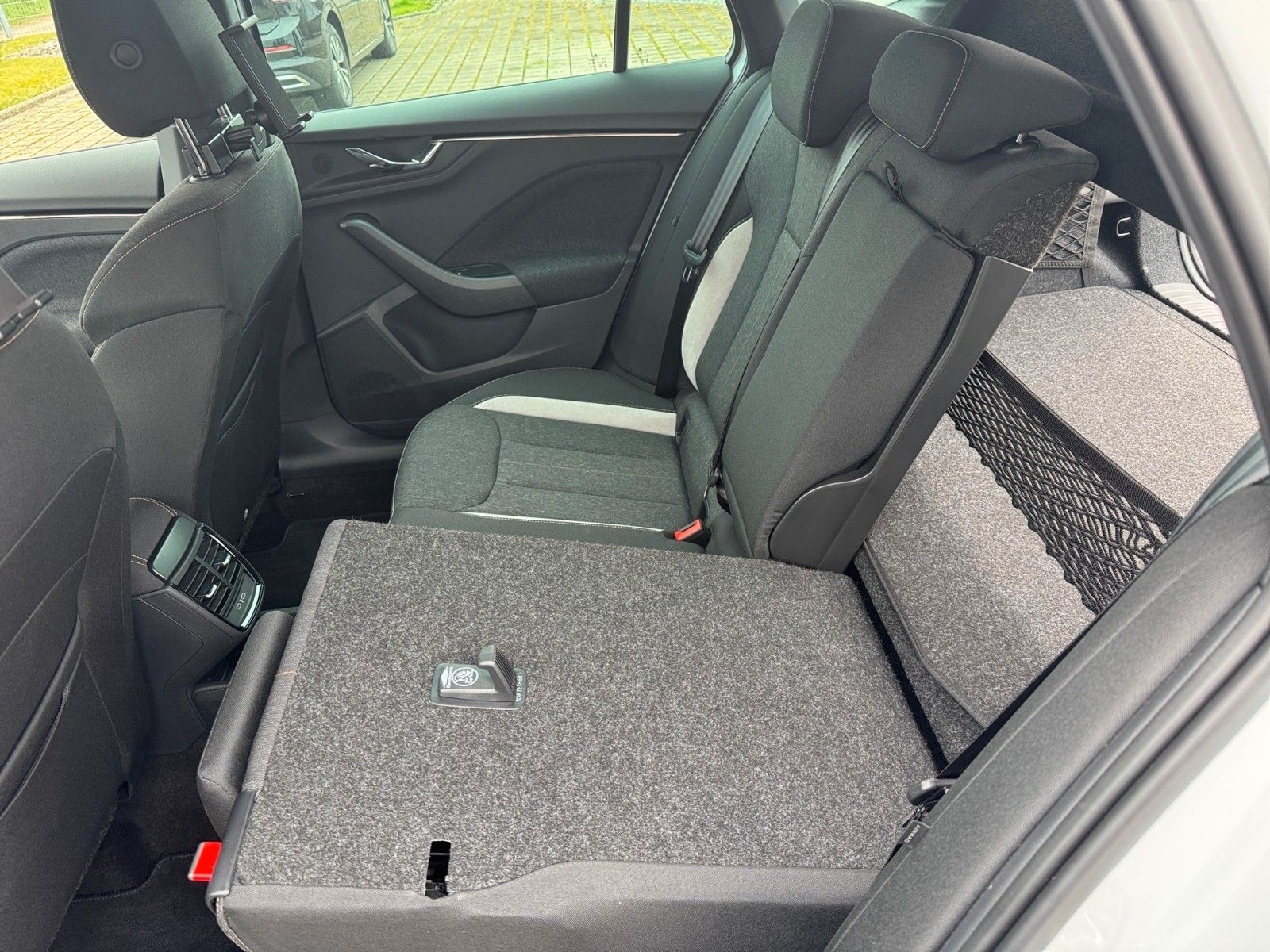 Fahrzeugabbildung SKODA Kamiq Selection 1.0 TSI *ACC*PANO*KAMERA*AMUNDSE