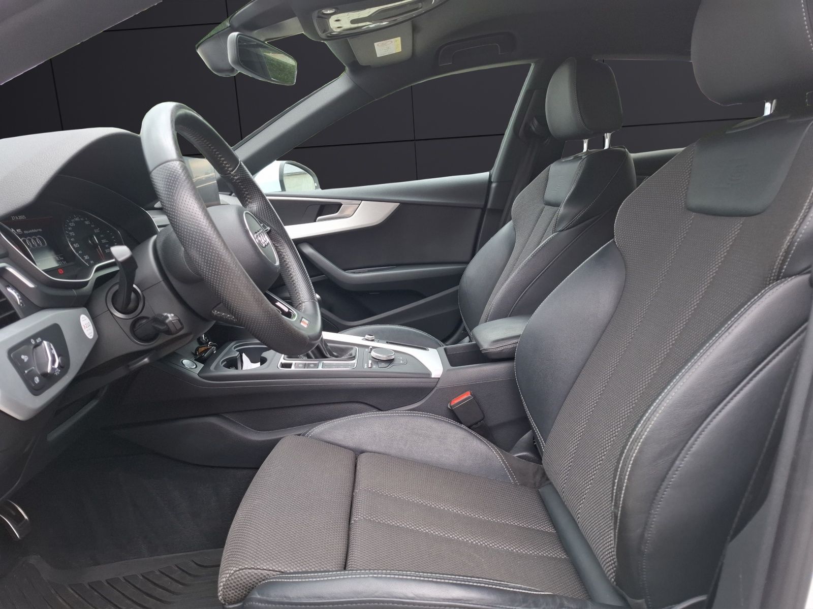 Fahrzeugabbildung Audi A5 Sportback TDI  sport quattro S-Line Xenon AHK