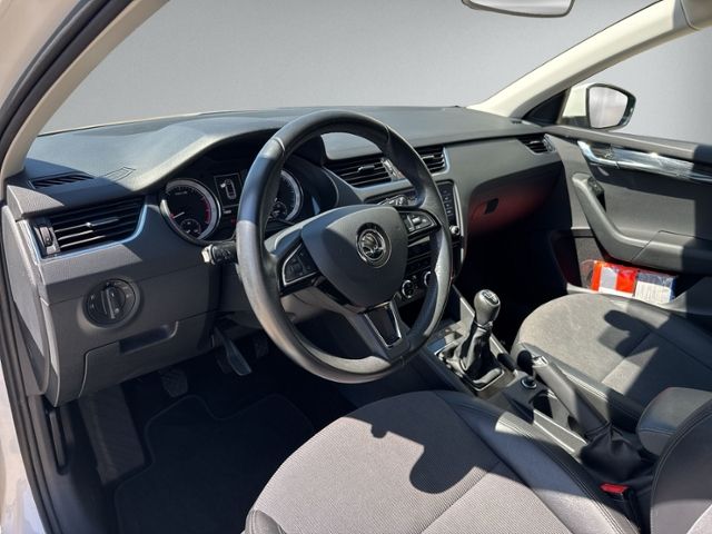 Octavia Combi 1.5 TSI STYLE NAVI+GRA+PDC+SHZ+CLI