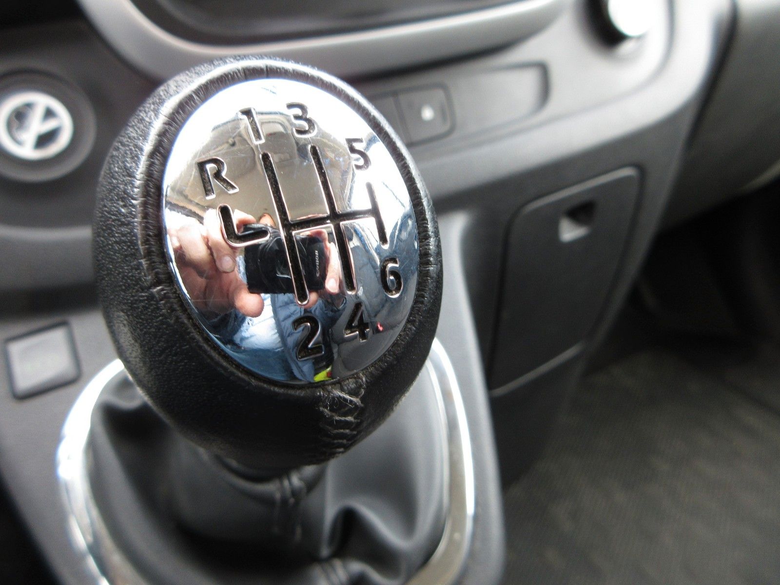 Fahrzeugabbildung Opel Vivaro Kasten L2H1  LED/PDC/TEMPOMAT